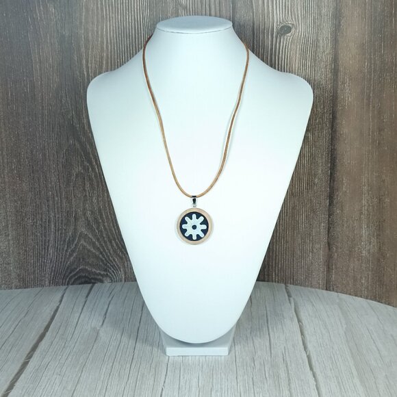 "Hviezda" UNESCO Heritage "Modrotlač" Blueprint Wood Necklace - Artisan Crafted - Picture 1 of 6